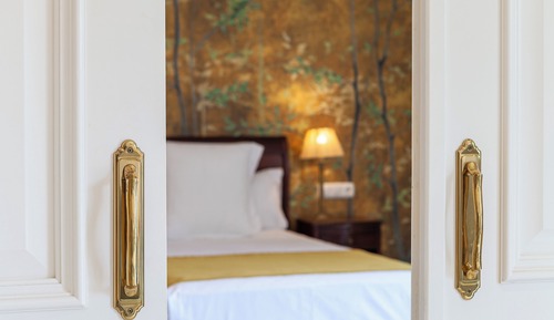 Junior Suite (2 Adults + 1 Children)