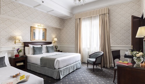Triple Room