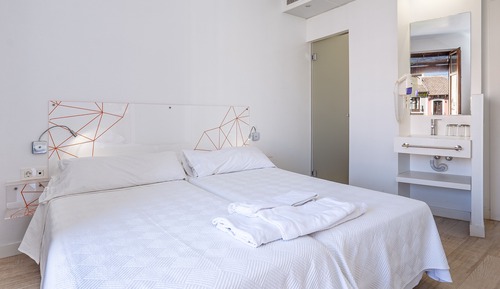 Triple Room, Balcony