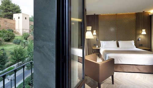 Room (Alhambra views)