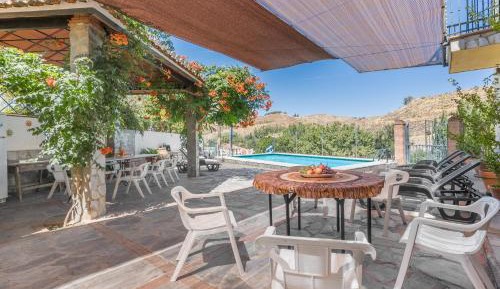 Three-Bedroom Apartment with Mountain View