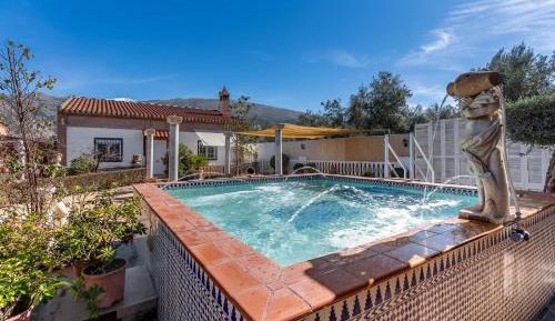 Villa with Garden View