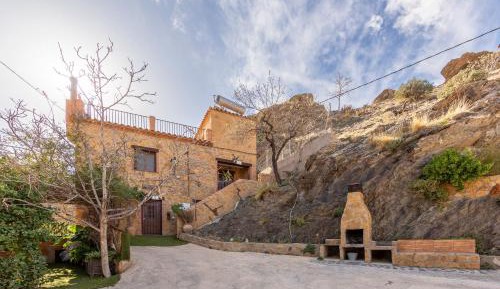 Three-Bedroom Apartment with Mountain View