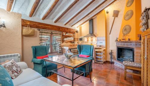 Two-Bedroom Apartment with Mountain View