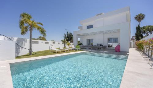 Villa with Garden View