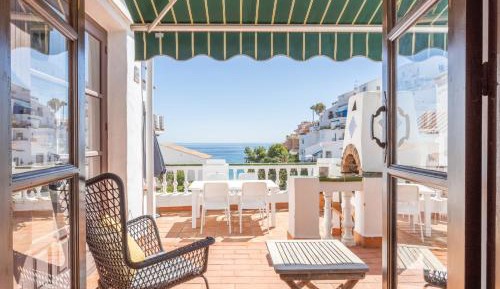 Studio Apartment with Sea View
