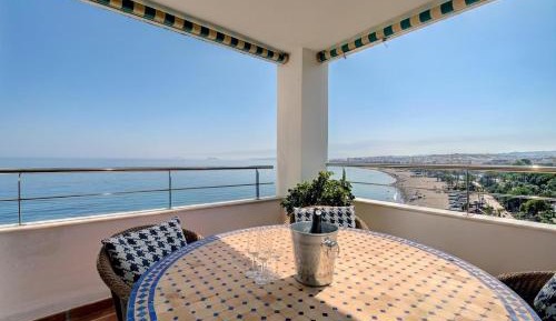 Two-Bedroom Deluxe Apartment with Ocean View