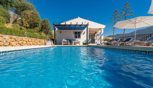 Villa with Garden View