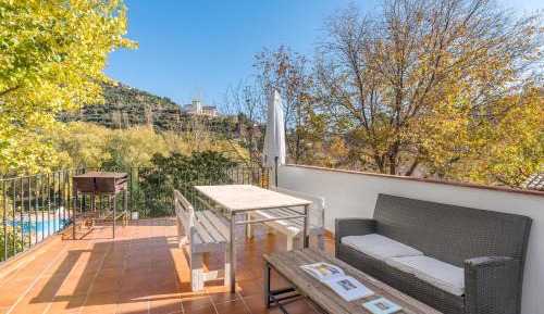 Three-Bedroom Apartment with Mountain View