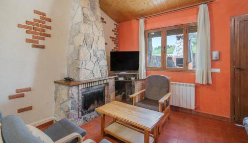 Two-Bedroom Deluxe Apartment with Garden View