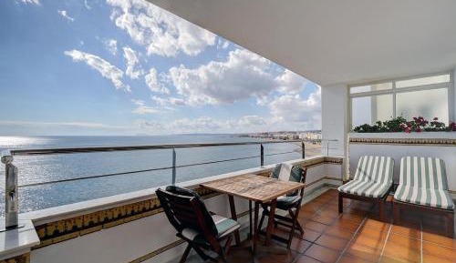 Two-Bedroom Deluxe Apartment with Ocean View