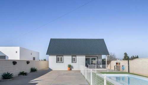 Two-Bedroom Deluxe Apartment with Garden View