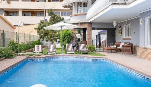Two-Bedroom Deluxe Apartment with Ocean View