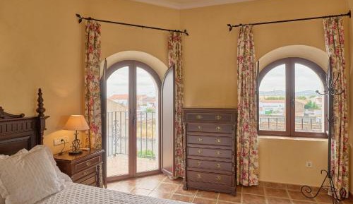 Superior One-Bedroom Apartment with Balcony