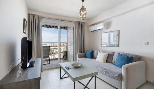 Superior Apartment with City View