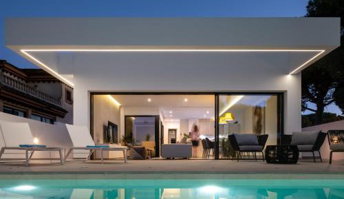 Villa - Beach Front