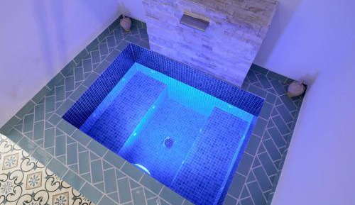 Deluxe Double Room with Shower