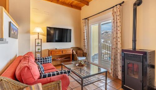 Three-Bedroom Apartment with Mountain View