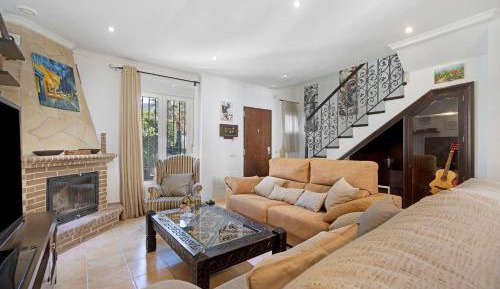 Two-Bedroom Apartment with Mountain View