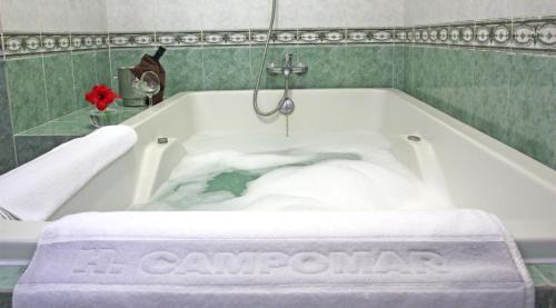 Deluxe Double Room with Spa Bath 