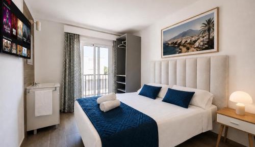 Double Room with Shared Bathroom
