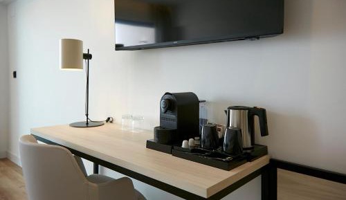 Single Room with Side View and Terrace
