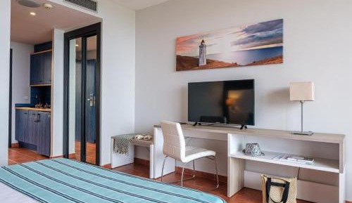 Studio (2 Adults + 1 Child)