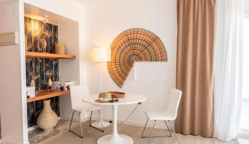 One-Bedroom Suite (2 Adults)