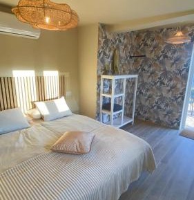Deluxe Double Room with Shower
