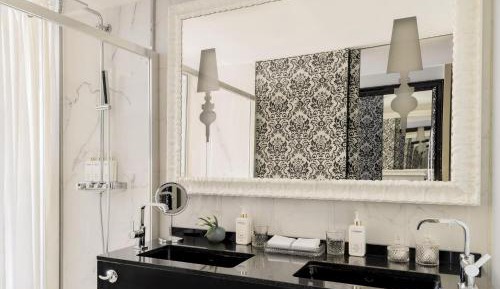 Penthouse Suite Red Level
