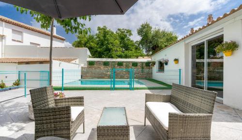 One-Bedroom Apartment with Garden View