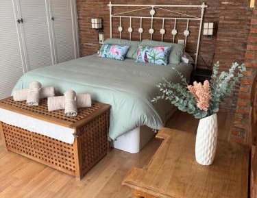 Two-Bedroom Deluxe Apartment with Balcony