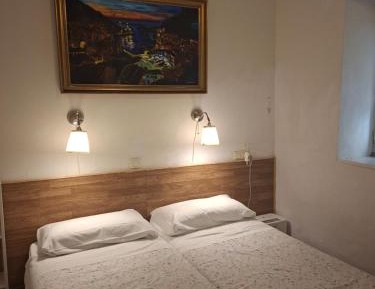 Small Twin Room