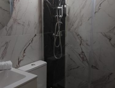 Deluxe Double Room with Shower