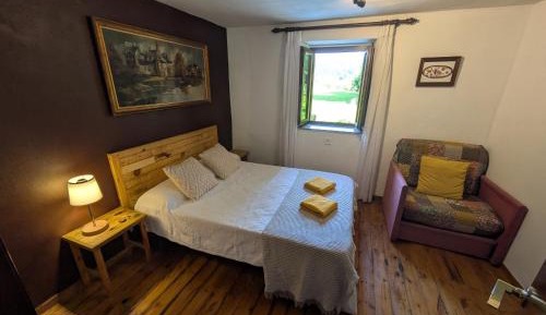 Basic Triple Room with Shared Bathroom