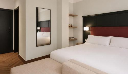Urban Triple Room
