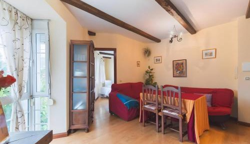 Two-Bedroom Apartment with Mountain View