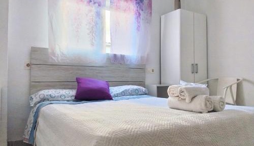 Standard Double Room with Shared Bathroom