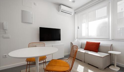 Studio Apartment with One Double Bed