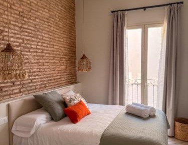 Deluxe One-Bedroom Apartment