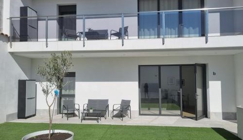 One-Bedroom Apartment with Garden