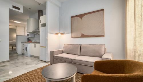 One-Bedroom Loft Apartment with One Queen Bed
