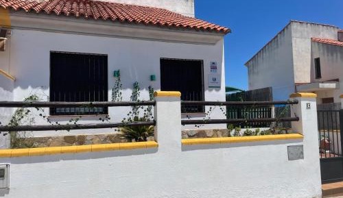 Three-Bedroom Apartment with Mountain View