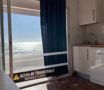 Studio Apartment with Sea View in groud floor