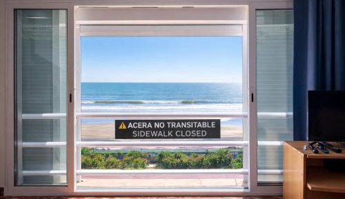 Studio Apartment with Sea View in groud floor