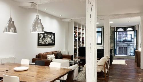 Three-Bedroom Apartment with Balcony