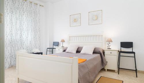 Deluxe One-Bedroom Apartment