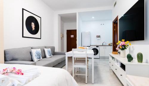 Two-Bedroom Deluxe Apartment