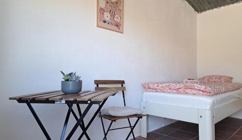 Single Room with Shared Bathroom