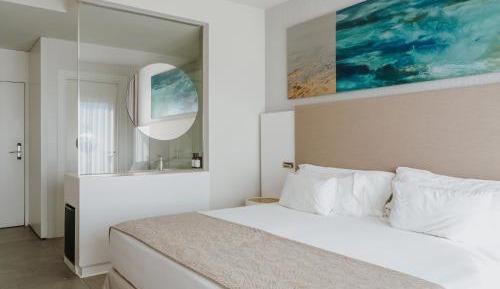 Double Room with Side Sea View 